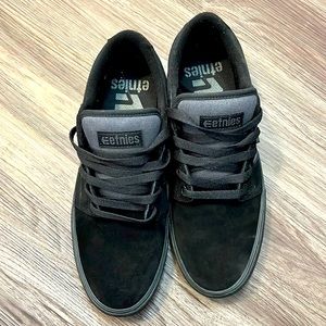 Like new, in box only worn one time Etnies